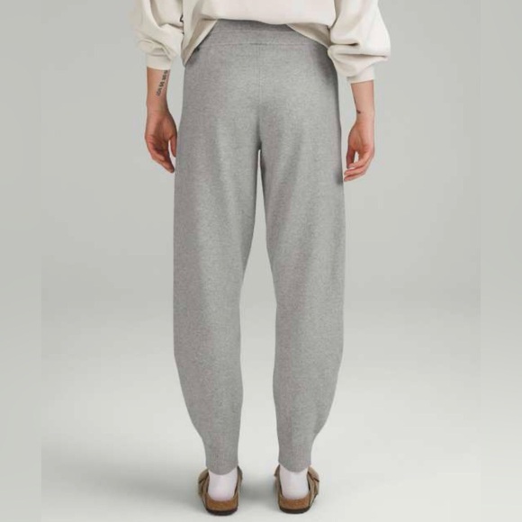 Lululemon Cotton Cashmere Knit Mid-Rise Barrel Jogger 14 - Picture 13 of 13